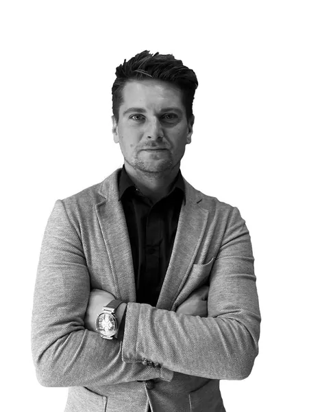 Константин Комаров